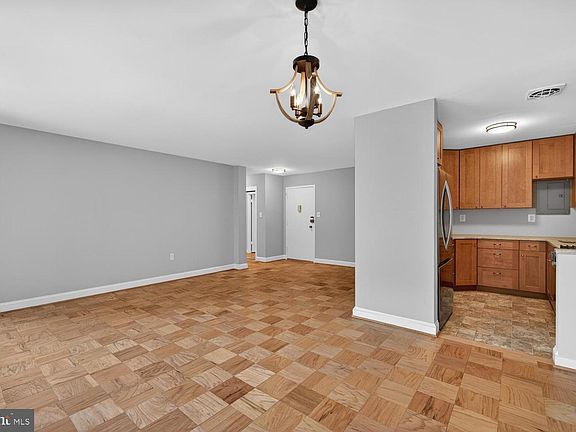 3rd image of 200 N Maple Ave APT 206