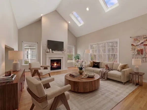 265 Finch Rd, Raynham, MA 02767
