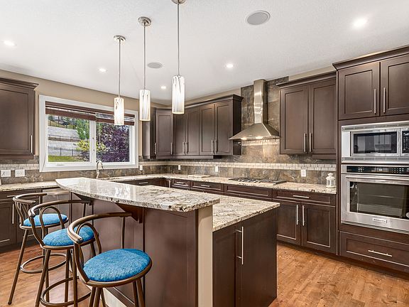 5th image of 416 Aspen Glen Pl SW