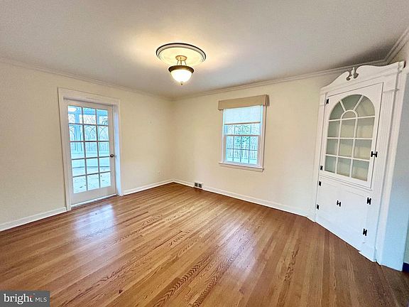 4th image of 1720 Media Rd