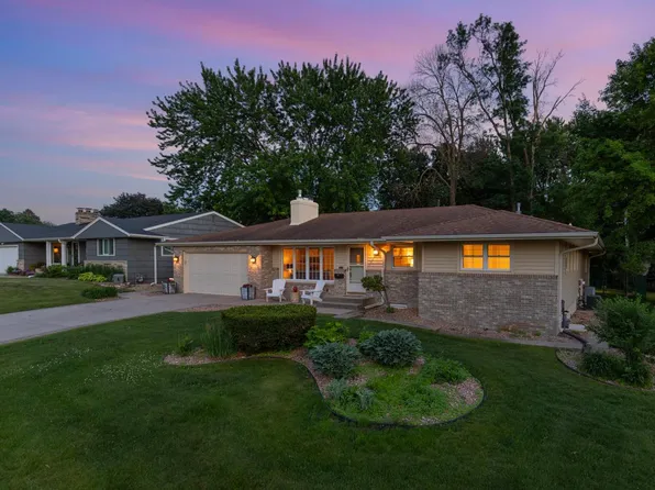 5309 Birchcrest Dr, Edina, MN 55436