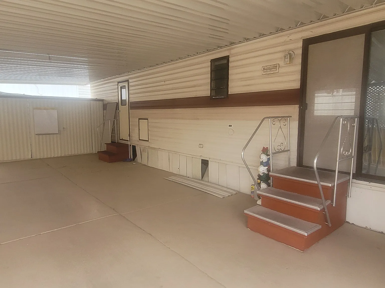 4220 E Main St — Photo 2