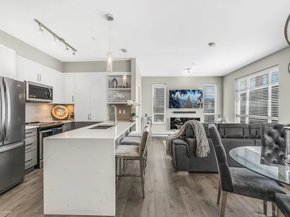 20211 66th Ave #D-305, Langley, BC V2Y 0L4
