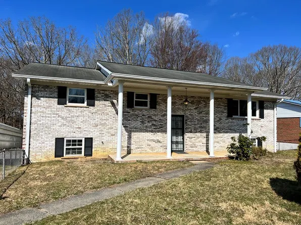 124 Peters Dr, Beckley, WV 25801