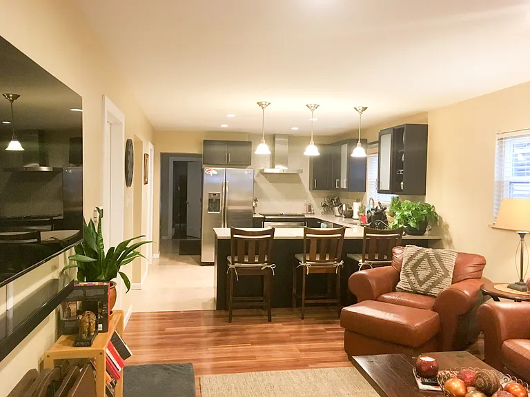1142 S Washington St — Photo 4