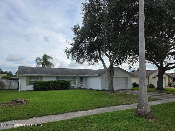 2nd image of 1911 Tallpalm Rd