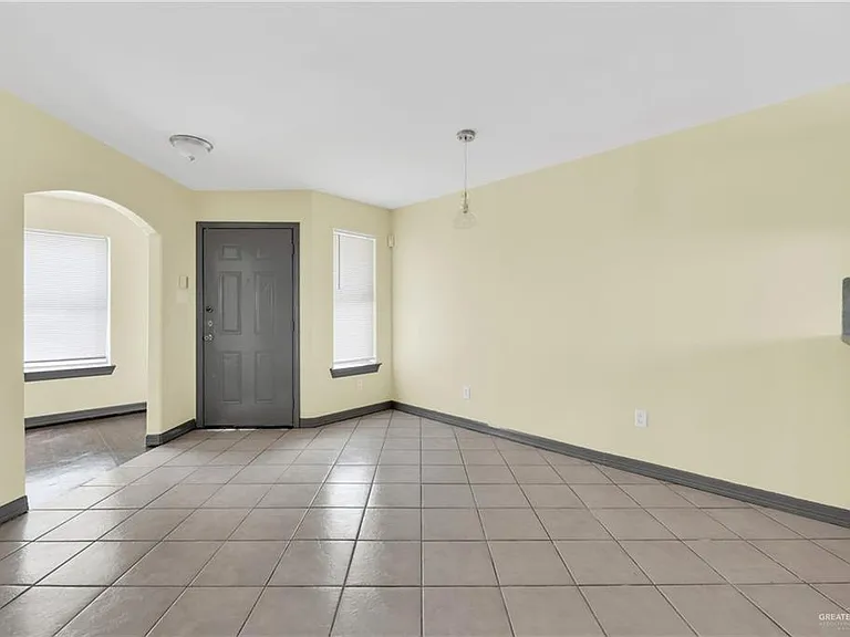 910 W Cherokee Ave #5 — Photo 2