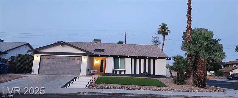 5 bed, 2.0 bath, 2882 sqft, $4,495 — Photo 1