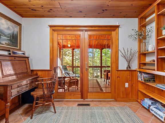 5th image of 127 Penacook Road