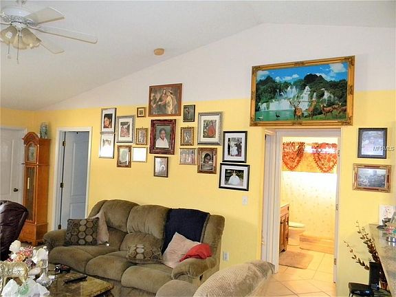 5th image of 648 Bear Ct