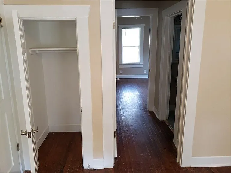 1405 Waller St — Photo 6