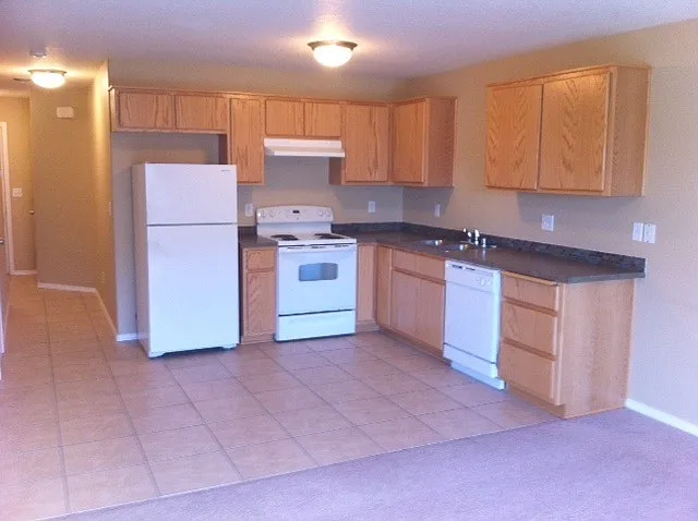 480 Laguna Dr. — Photo 2