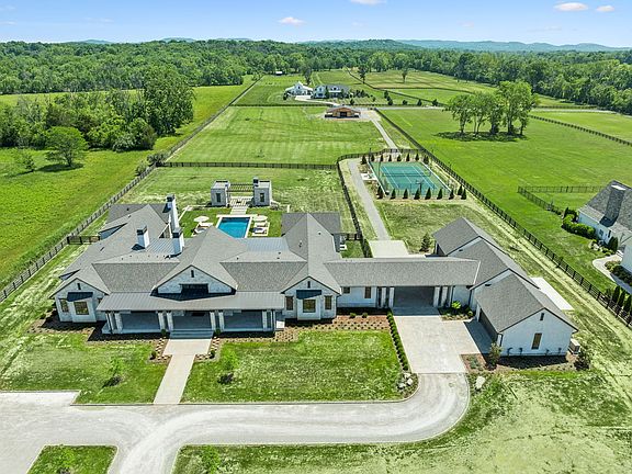 2nd image of 2077 Wilson Pike