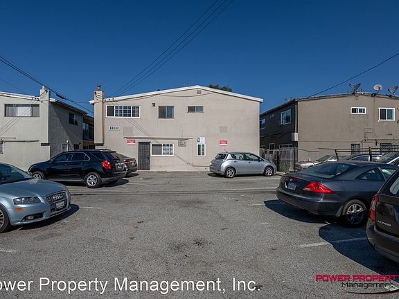 3rd image of 16120 Van Ness Ave APT 7