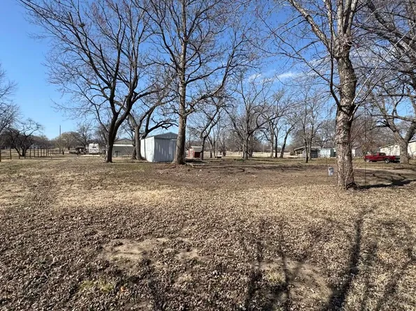 907 N Gordy St, El Dorado, KS 67042