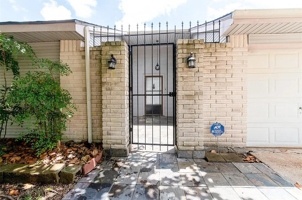3 bed, 2.5 bath, 1946 sqft, $1,950 — Photo 3