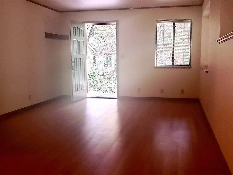2260 Terrace Ave — Photo 5