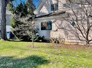 6571 Lakeshore Rd APT 2, Cicero, NY 13039