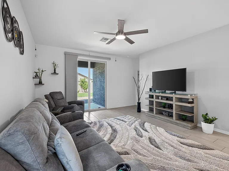 36354 W San Clemente Ave — Photo 7