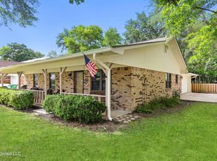 9400 Barnacle Blvd, Ocean Springs, MS 39564