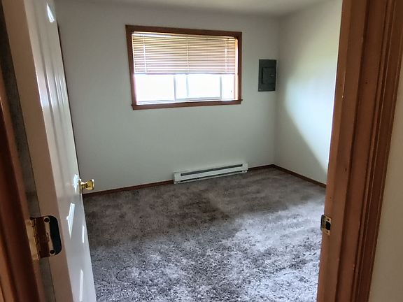 4th image of 50 SE Pasek St