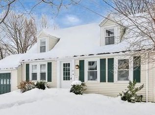 25 Hagar Ln, Waltham, MA 02453