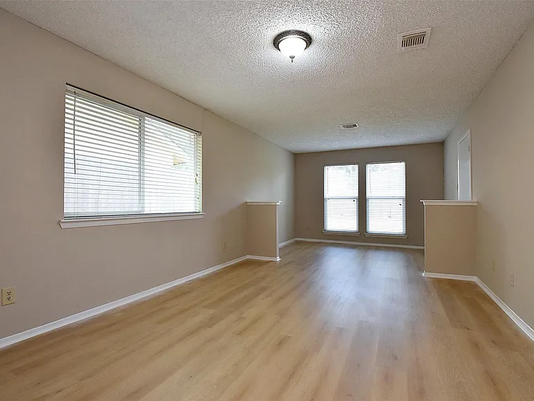 17906 Glenpatti Dr — Photo 13