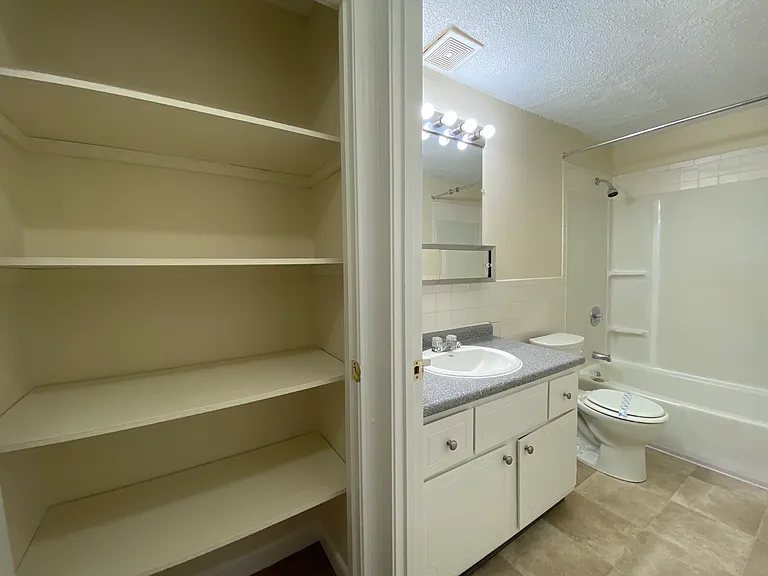 Eastern Trails Apartments and Storage — Photo 23