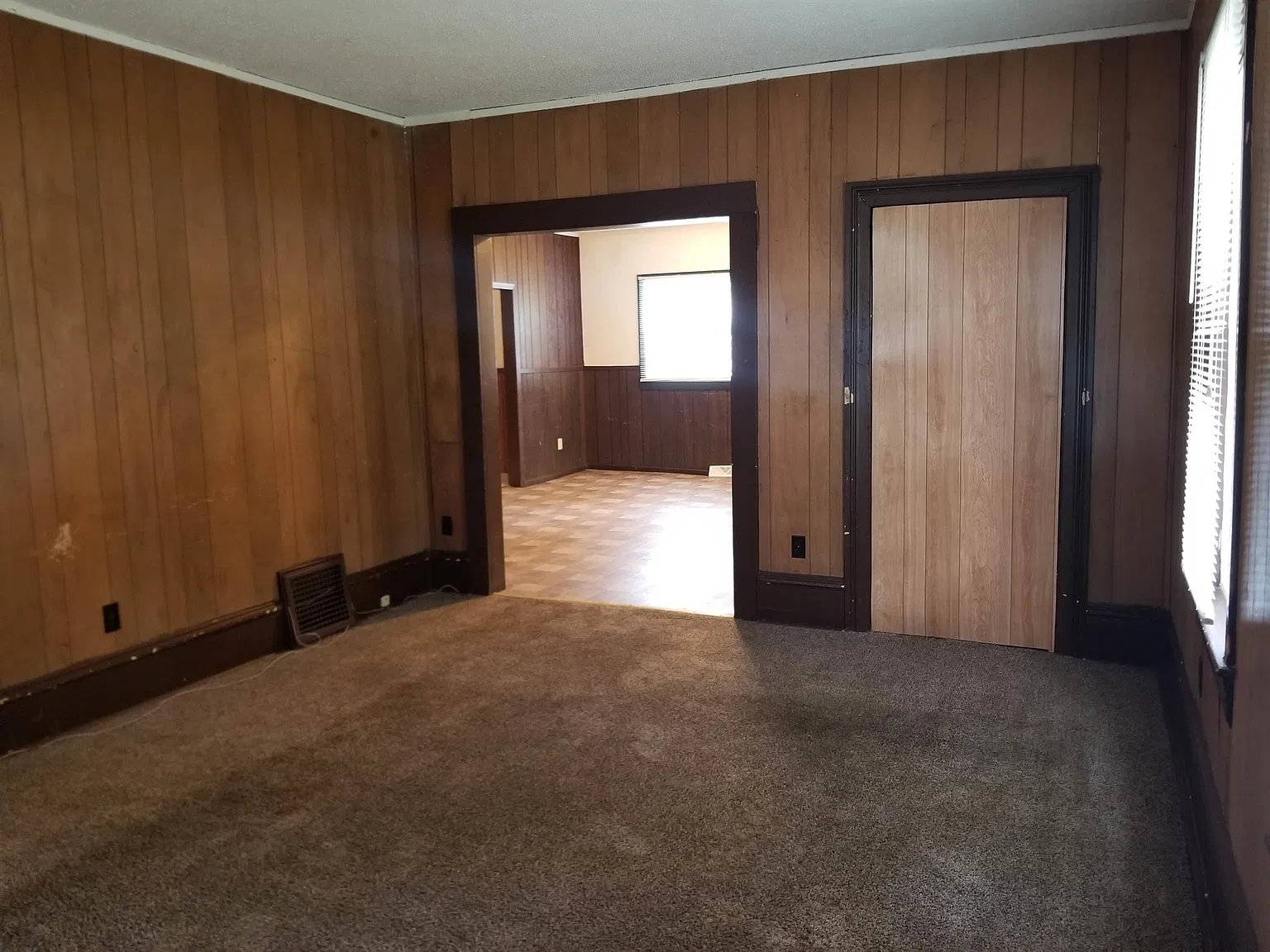 6 bed, $2,000 — Photo 4