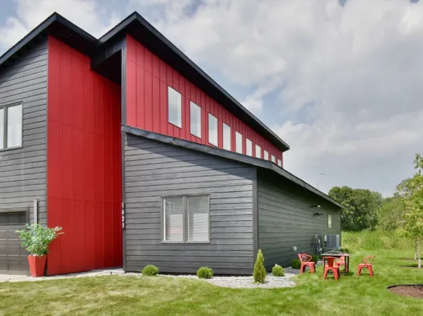 1021 Gardner St, Wayzata, MN 55391