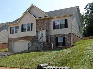 657 Foxfield Dr, Clarksville, TN 37042