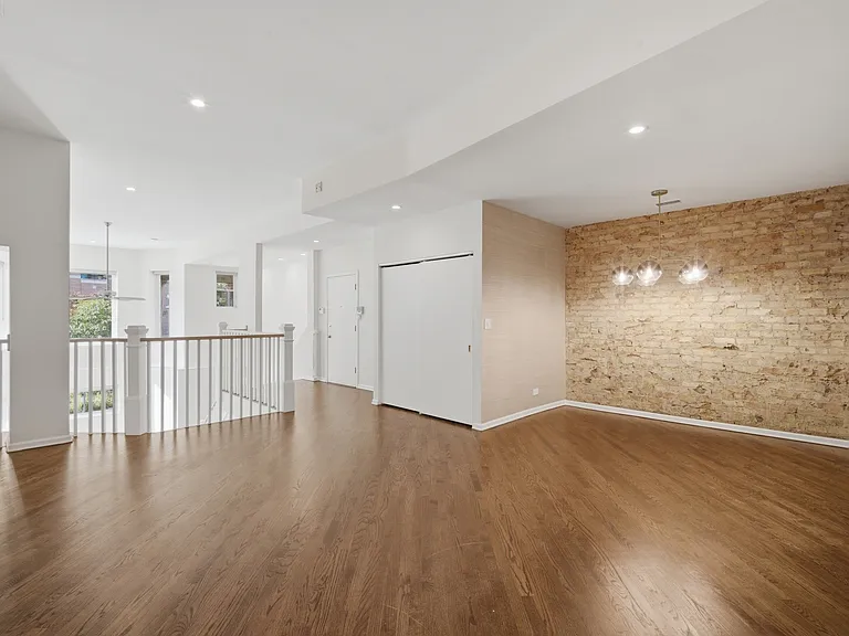 626 W Buckingham Pl #1E — Photo 4