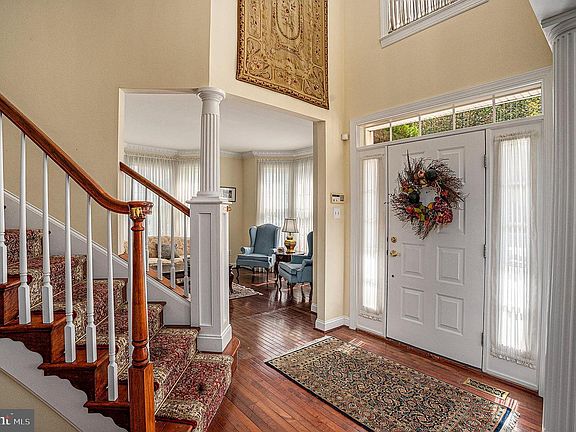 5th image of 1018 Riverview Ln
