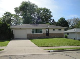 2947 Timberline St, Dubuque, IA 52001