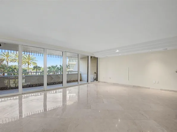 3 Grove Isle Dr #C208, Miami, FL 33133