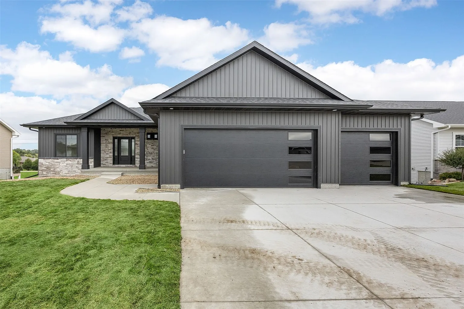 4018 Peridot Dr photo 1