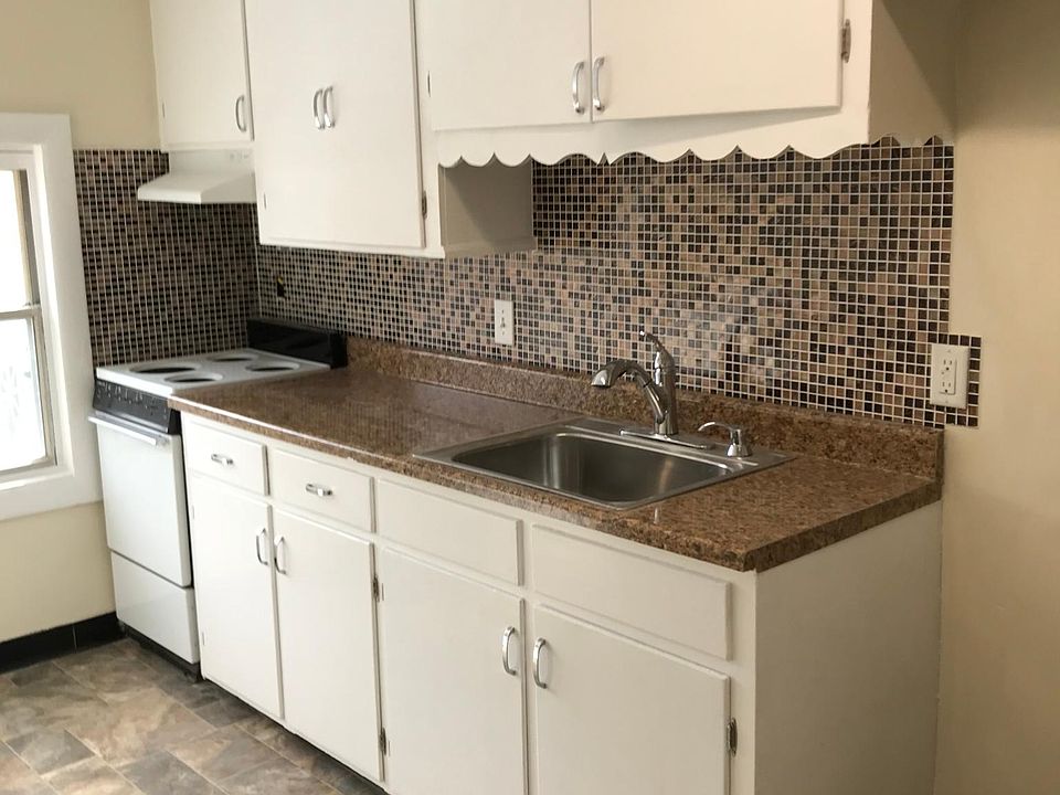 2nd image of 212 Main St APT 3
