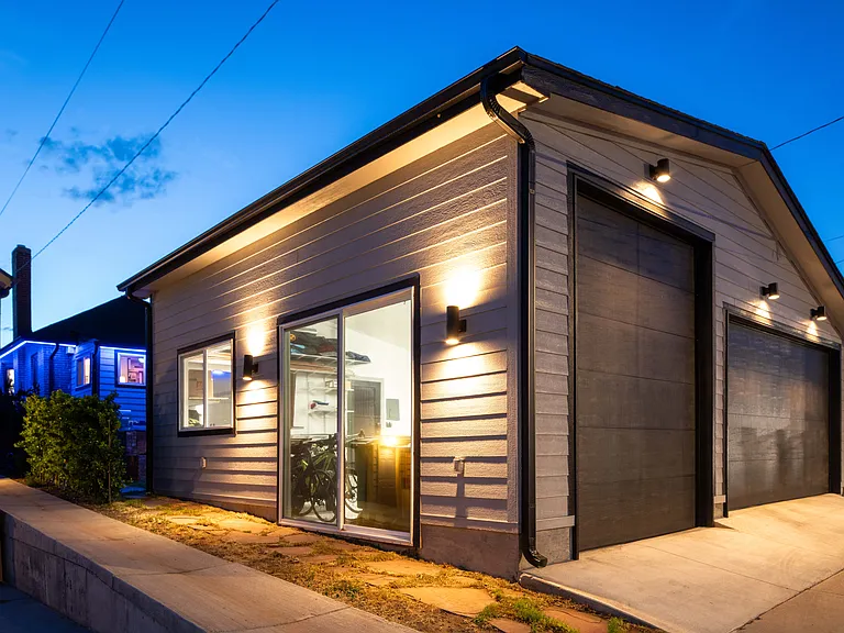 2036 Eliot St — Photo 40