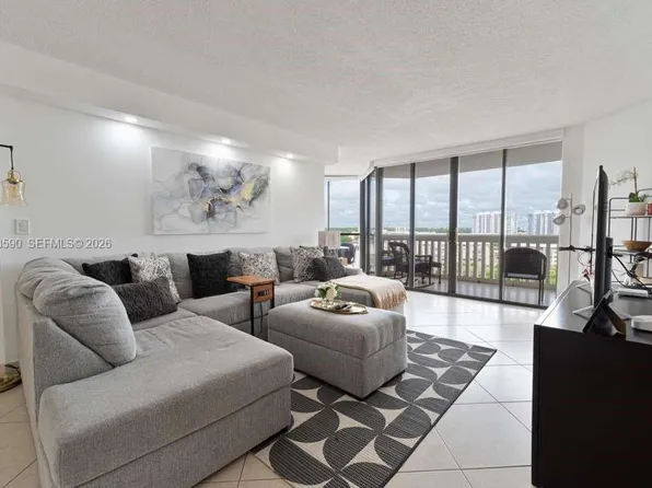 1000 W Island Blvd Unit 1010, North Miami Beach, FL 33160