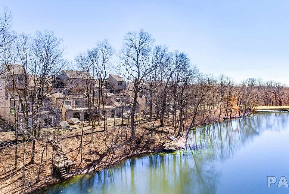 1st image of 7247 N Lakeside Ct #24