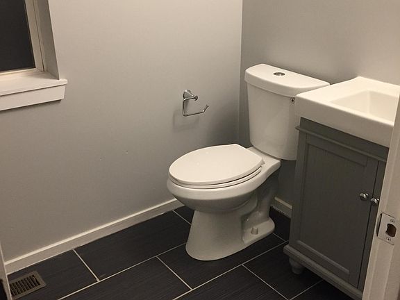4th image of 6449 S Kenwood Ave #2
