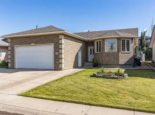 213 N Sunrise Cir SW, Medicine Hat, AB T1B 4N9