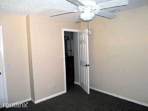 5th image of 1821 Clearbrooke Dr