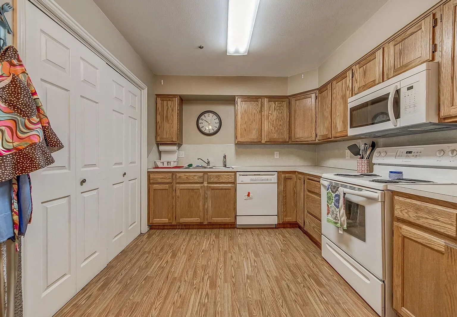 2 bed, 988 sqft, $449 — Photo 4