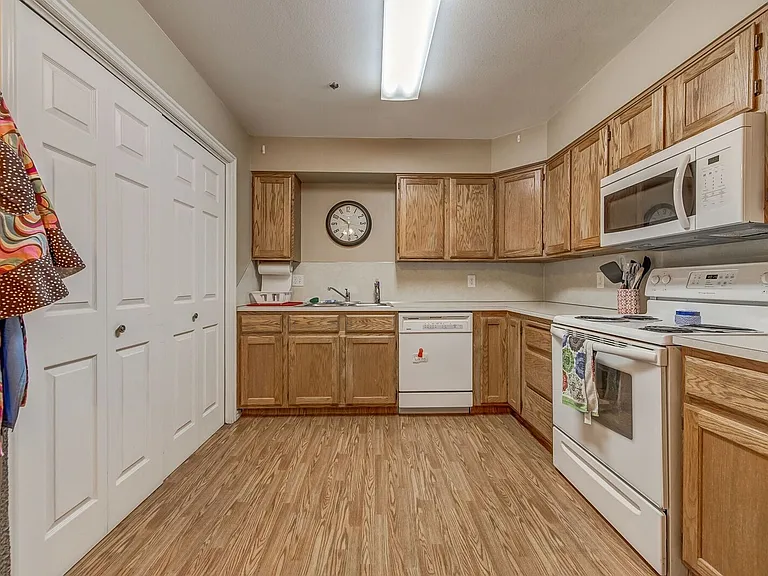 267 E 500 N #59 — Photo 3
