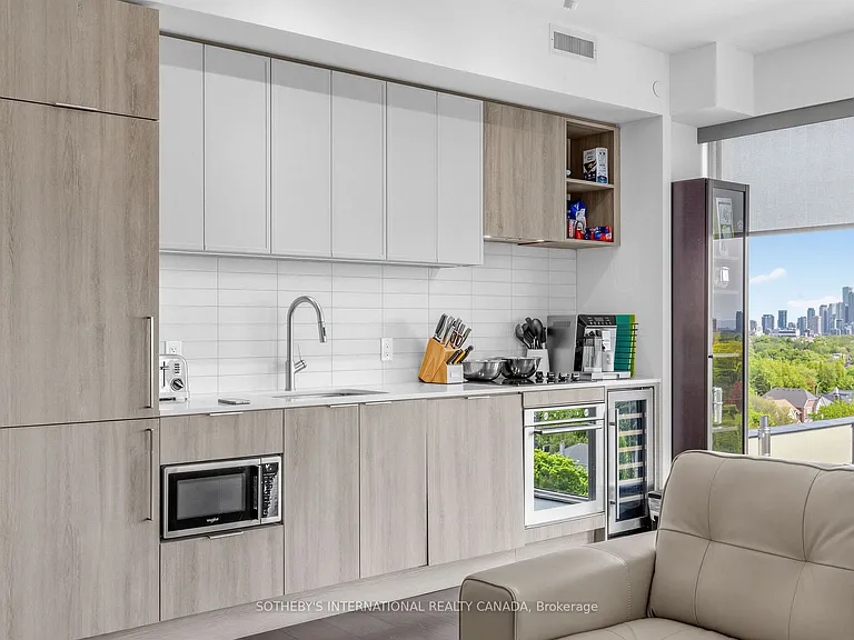 2020 Bathurst St #1221 — Photo 5