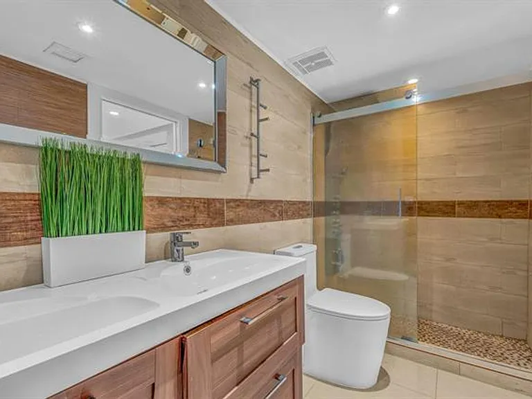 7601 E Treasure Dr #416 — Photo 18