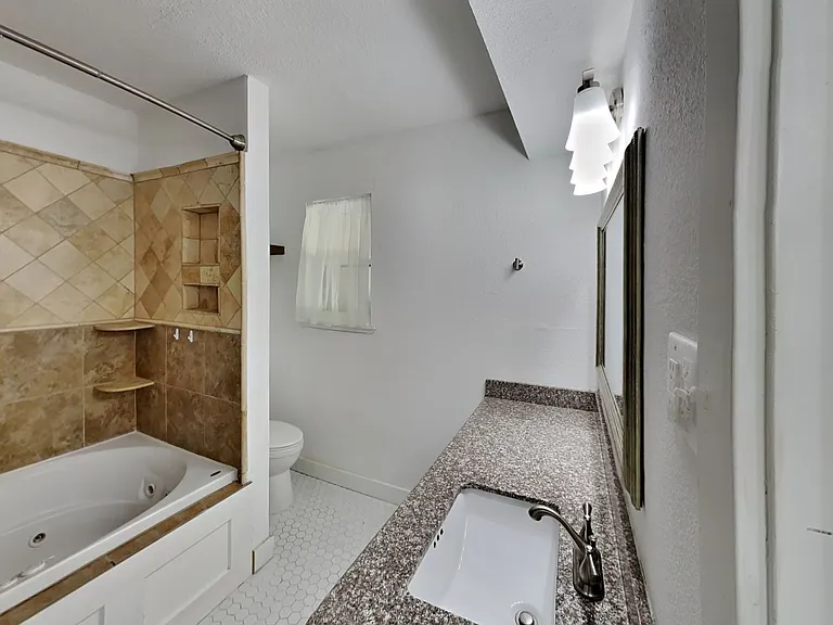 3704 Astoria Dr — Photo 14