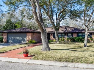 1329 Jefferson St, Alice, TX 78332