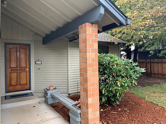 2nd image of 15012 SE Sun Park Dr